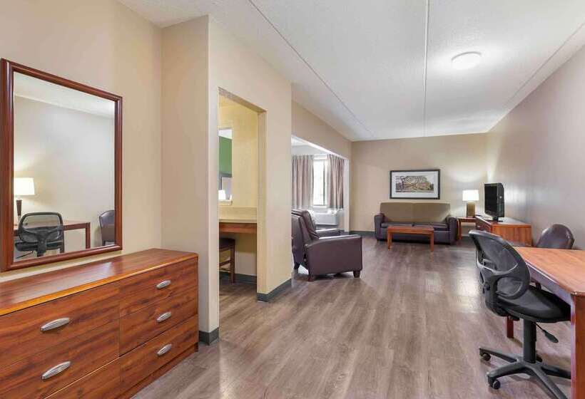 בית מלון כפרי Extended Stay America Suites  Cleveland  Middleburg Heights