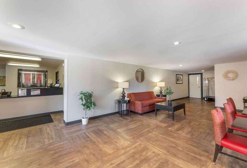 בית מלון כפרי Extended Stay America Suites  Cleveland  Middleburg Heights