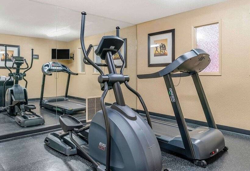 호텔 Extended Stay America Select Suites   Detroit   Ann Arbor   University South