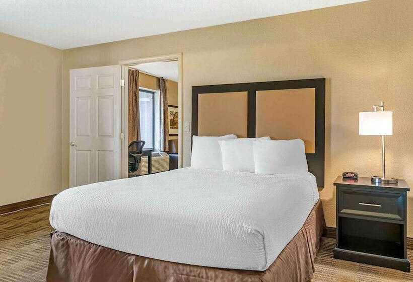 호텔 Extended Stay America Select Suites   Detroit   Ann Arbor   University South