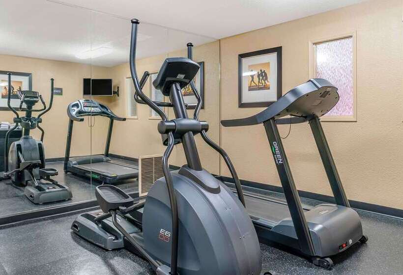 호텔 Extended Stay America Select Suites   Detroit   Ann Arbor   University South