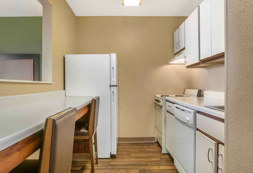 호텔 Extended Stay America Select Suites   Detroit   Ann Arbor   University South