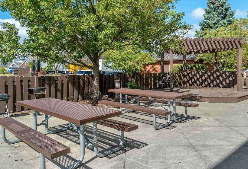 בית מלון כפרי Extended Stay America Select Suites   Detroit   Warren