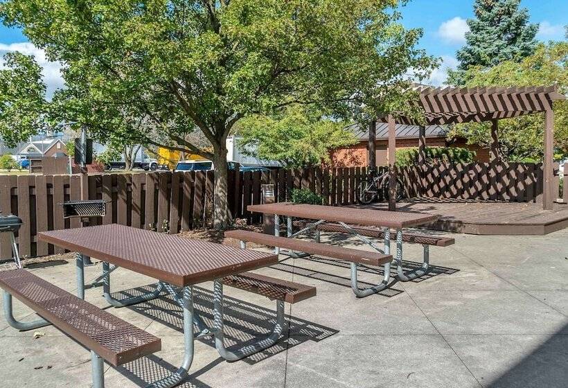 בית מלון כפרי Extended Stay America Select Suites   Detroit   Warren