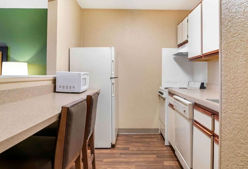 בית מלון כפרי Extended Stay America Select Suites   Detroit   Warren