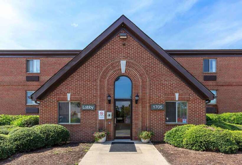 בית מלון כפרי Hometowne Studios And Suites By Red Roof Greensboro