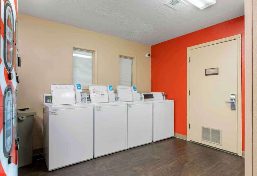 ホテル Suburban Studios Louisville East