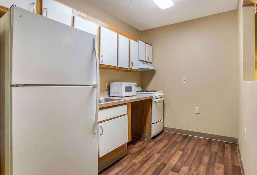 فندق Suburban Studios Montgomery East I 85