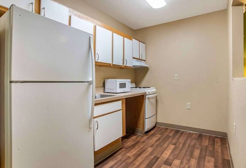 فندق Suburban Studios Montgomery East I 85