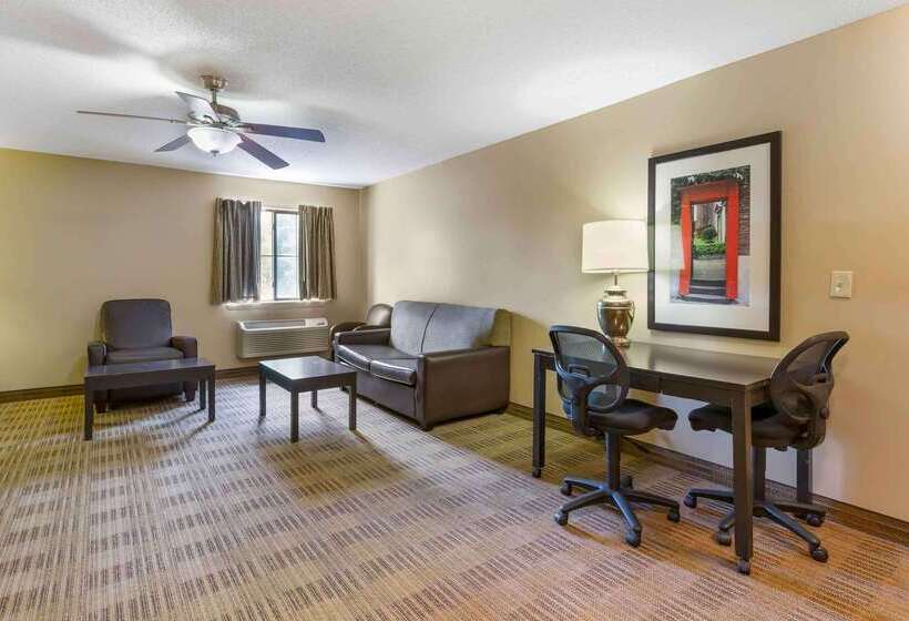 هتل Extended Stay America Suites  Raleigh  Cary  Harrison Ave