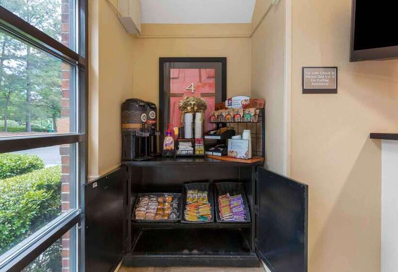 هتل Extended Stay America Suites  Raleigh  Cary  Harrison Ave
