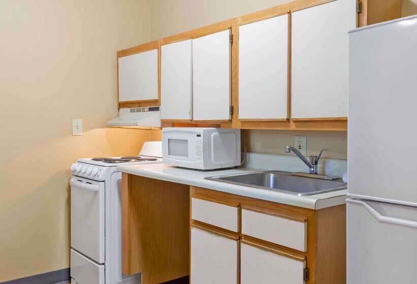 هتل Extended Stay America Suites  Raleigh  Cary  Harrison Ave