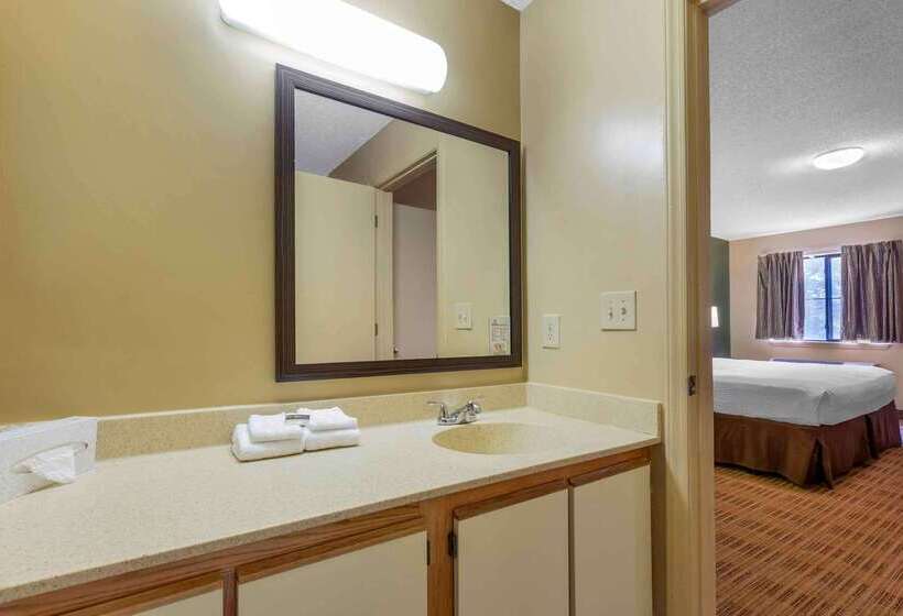هتل Extended Stay America Suites  Raleigh  Cary  Harrison Ave