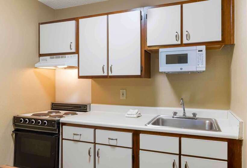 Отель Extended Stay America Suites Raleigh North Raleigh Wake Towne Dr