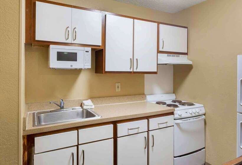 Отель Extended Stay America Suites Raleigh North Raleigh Wake Towne Dr