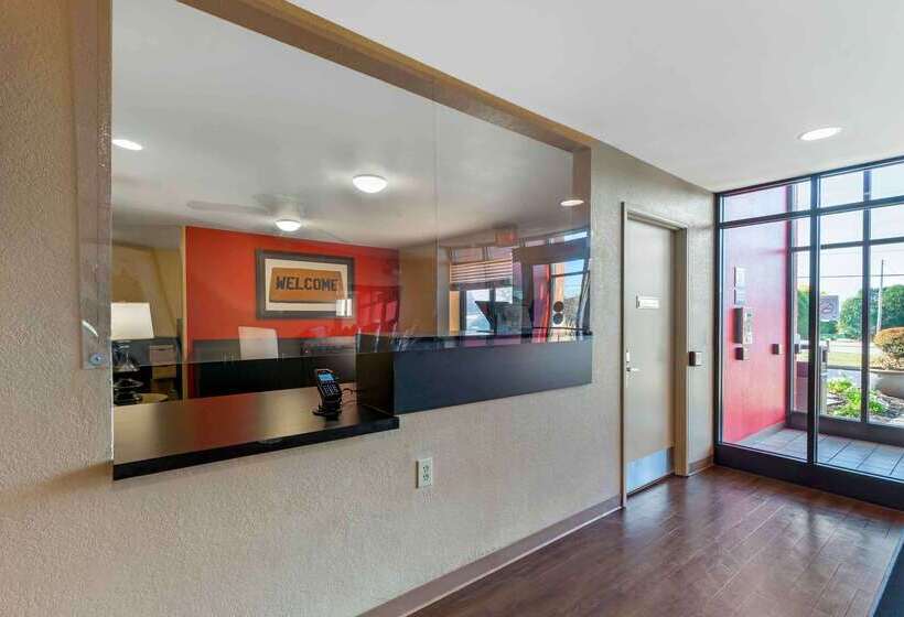 Отель Extended Stay America Select Suites Rockford State Street