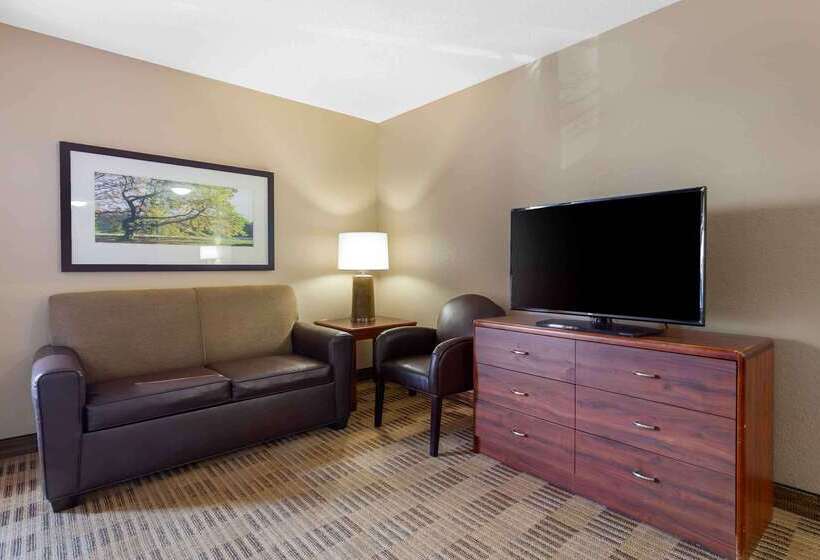 Отель Extended Stay America Select Suites Rockford State Street
