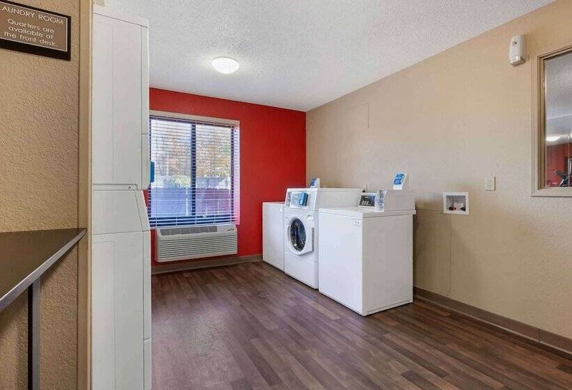 Отель Extended Stay America Select Suites Rockford State Street