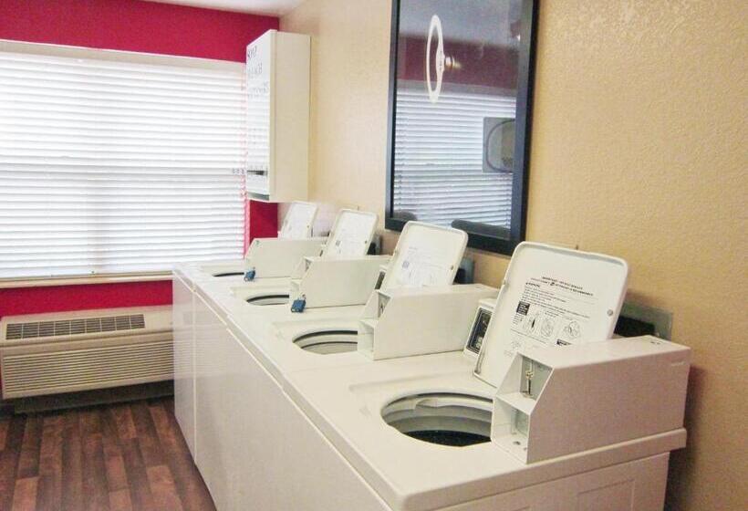 Отель Extended Stay America Select Suites Rockford State Street