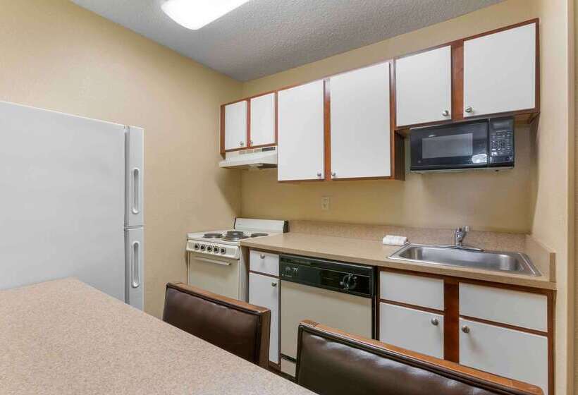 فندق Extended Stay America Suites  Toledo  Maumee