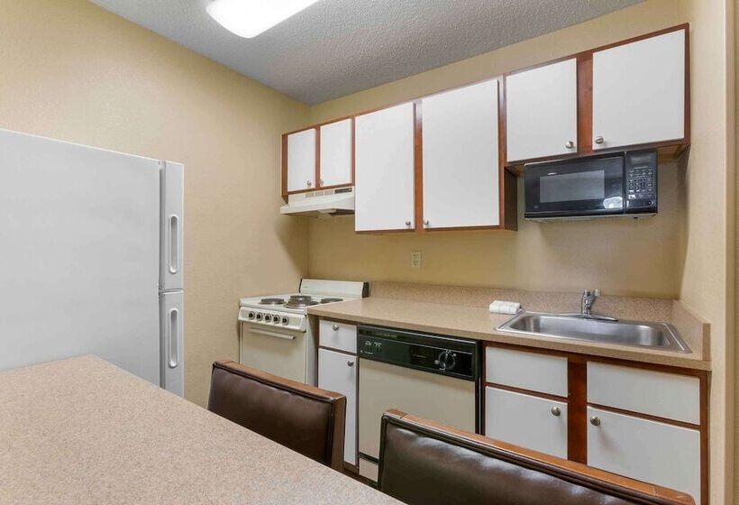 فندق Extended Stay America Suites  Toledo  Maumee