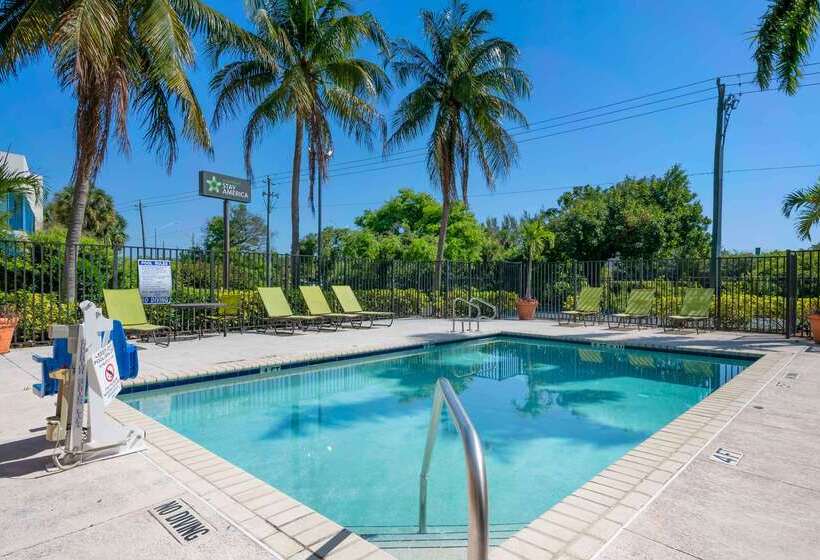 בית מלון כפרי Extended Stay America Suites  West Palm Beach  Northpoint Corporate Park