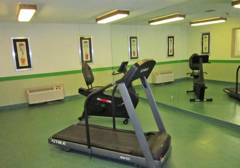 בית מלון כפרי Extended Stay America Suites  West Palm Beach  Northpoint Corporate Park