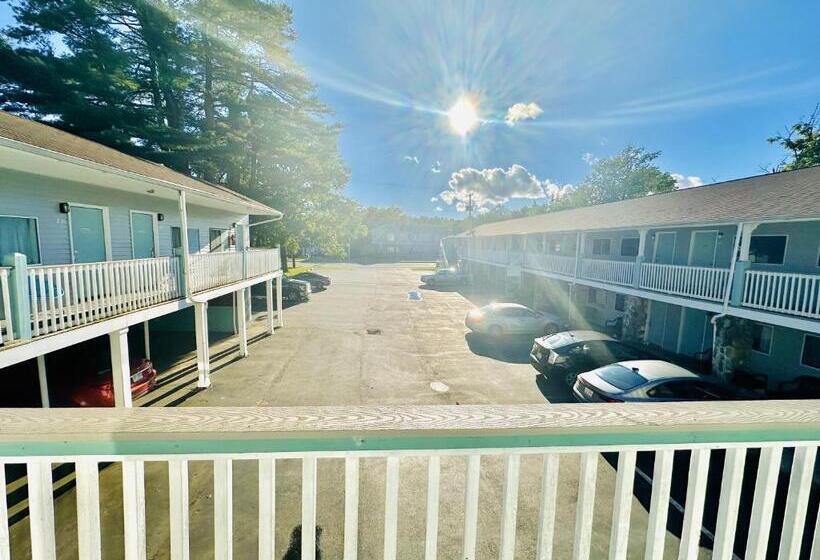هتل Hampton Motor Inn