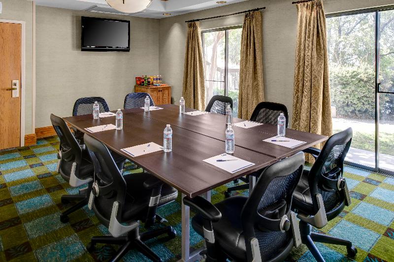 Holiday Inn Express Hotel & Suites Atlanta Buckhead, An Ihg
