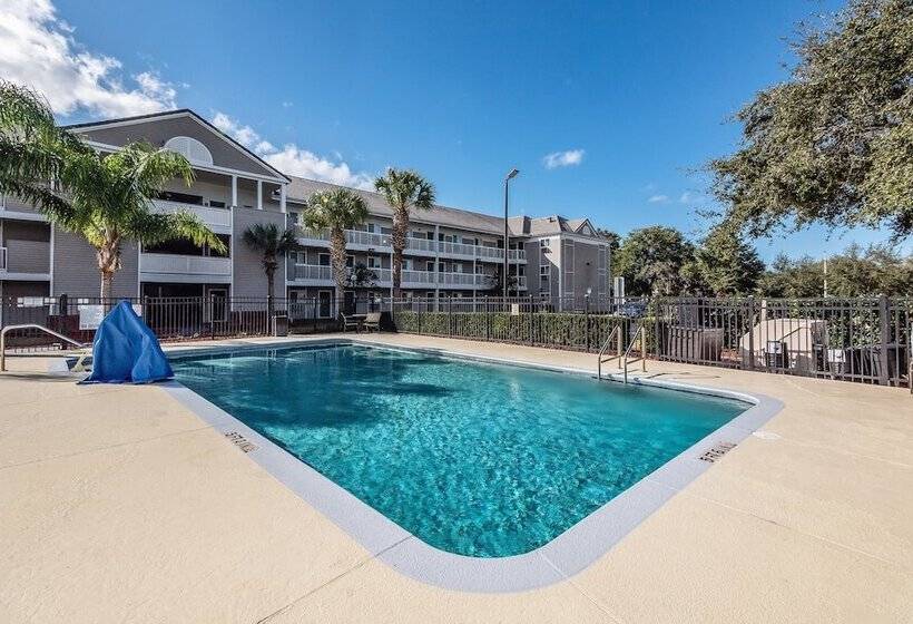 호텔 Hometowne Studios By Red Roof Orlando South