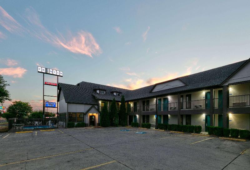 Отель Howard Johnson By Wyndham San Marcos