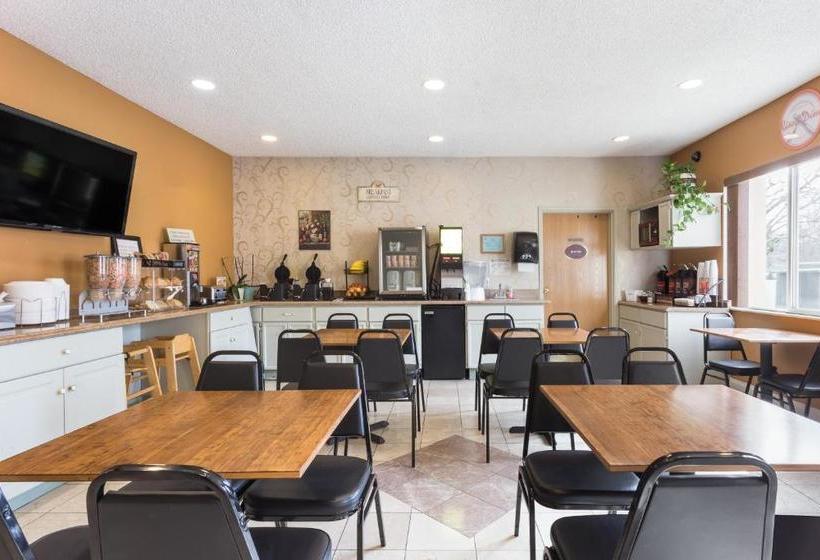 酒店 Howard Johnson By Wyndham Vancouver  & Suites