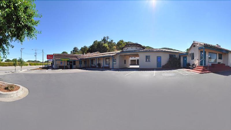 فندق Marinwood Inn & Suites