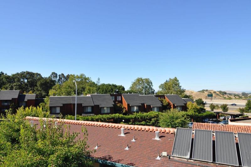 فندق Marinwood Inn & Suites