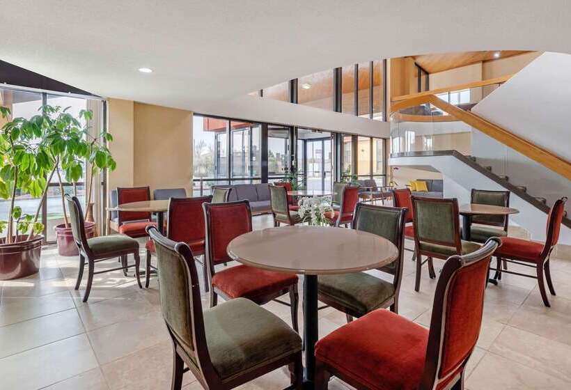 هتل Quality Inn Fort Wayne