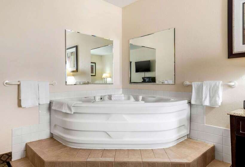 בית מלון כפרי Quality Inn Fort Wayne