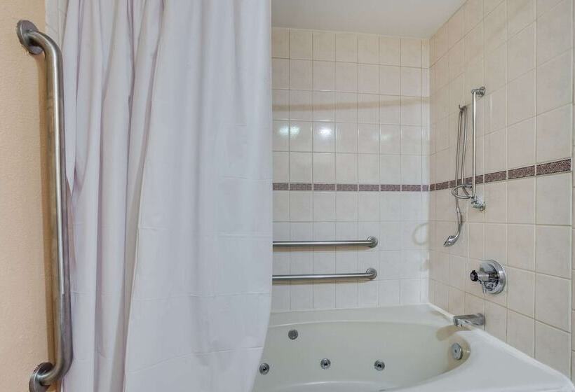 فندق Quality Inn Lees Summit  Kansas City