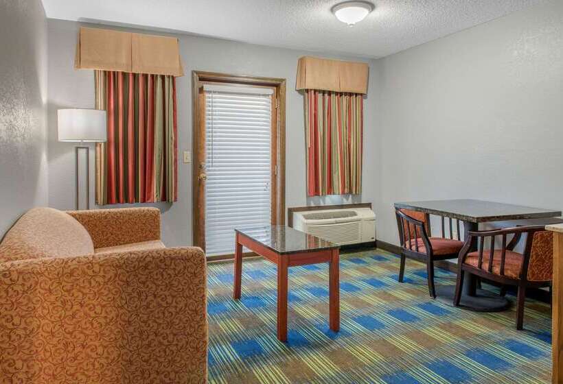 בית מלון כפרי Quality Inn & Suites Bedford West