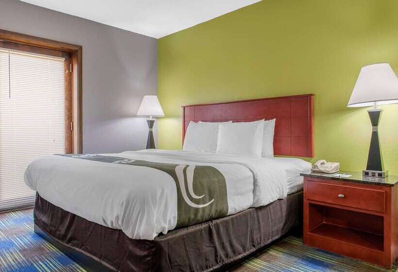 בית מלון כפרי Quality Inn & Suites Bedford West