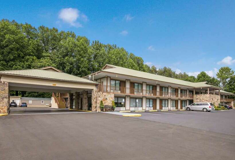 בית מלון כפרי Quality Inn & Suites Mt Chalet