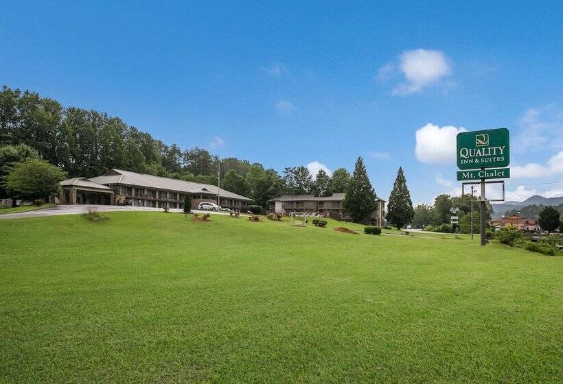 בית מלון כפרי Quality Inn & Suites Mt Chalet