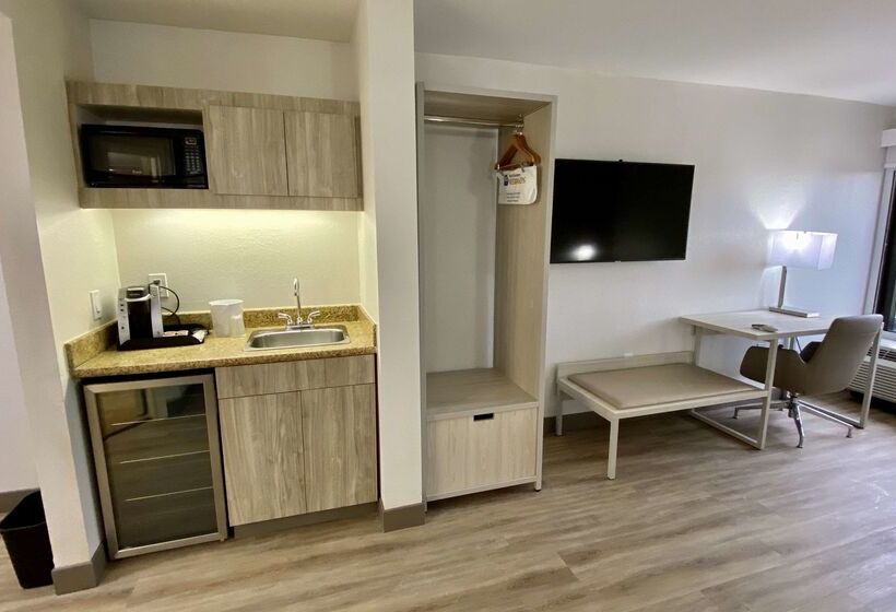 Отель Best Western Plus Sugar Land Stafford