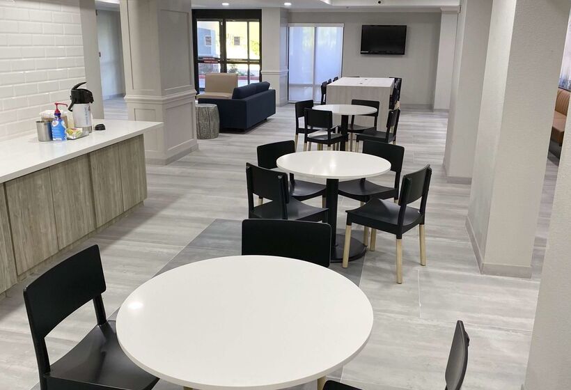 Отель Best Western Plus Sugar Land Stafford