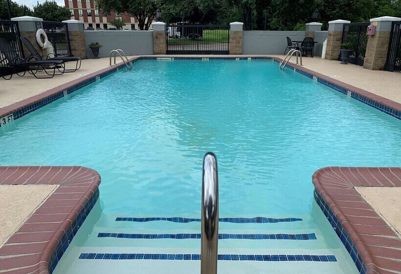 Отель Best Western Plus Sugar Land Stafford