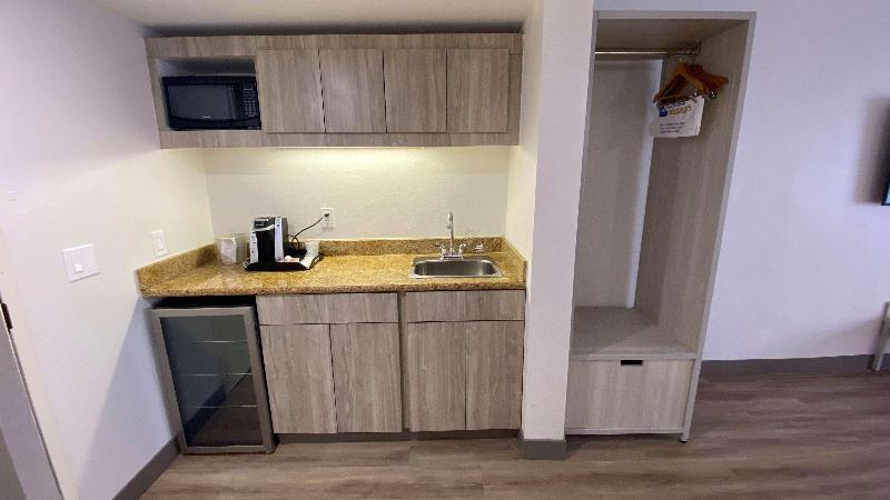 Отель Best Western Plus Sugar Land Stafford