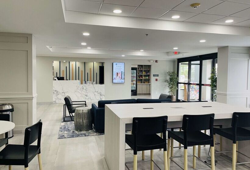 Отель Best Western Plus Sugar Land Stafford