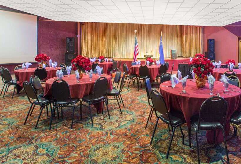 Ramada By Wyndham Elko Hotel At Stockmen S Casino