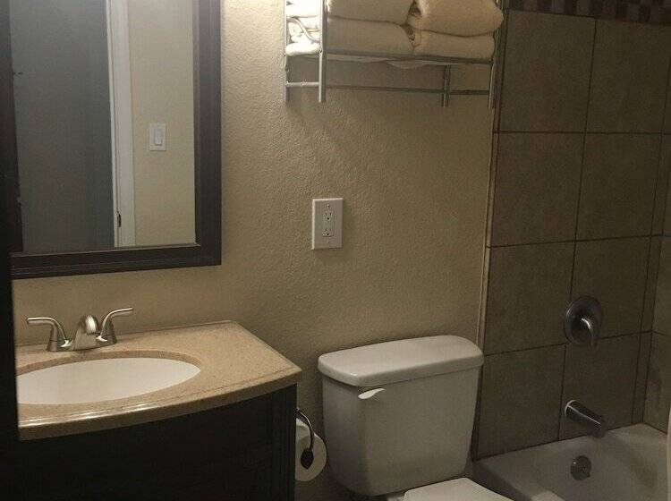 Ramada By Wyndham Elko Hotel At Stockmen S Casino