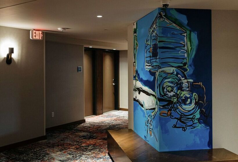 Revel Hotel Des Moines Urbandale, Tapestry Collection By Hilton