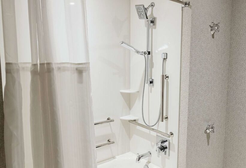 Revel Hotel Des Moines Urbandale, Tapestry Collection By Hilton